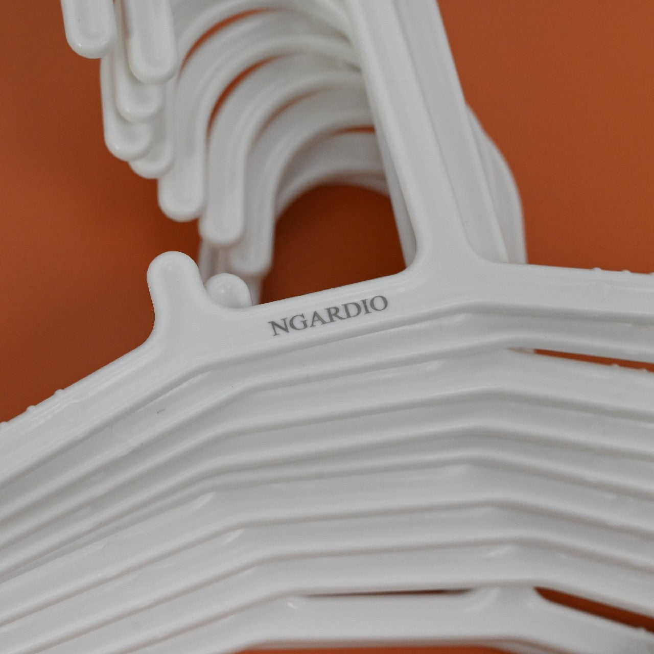 NGARDIO Clothes Hanger Magic Hanger Seamless Non-Slip Adult Plastic Hanger