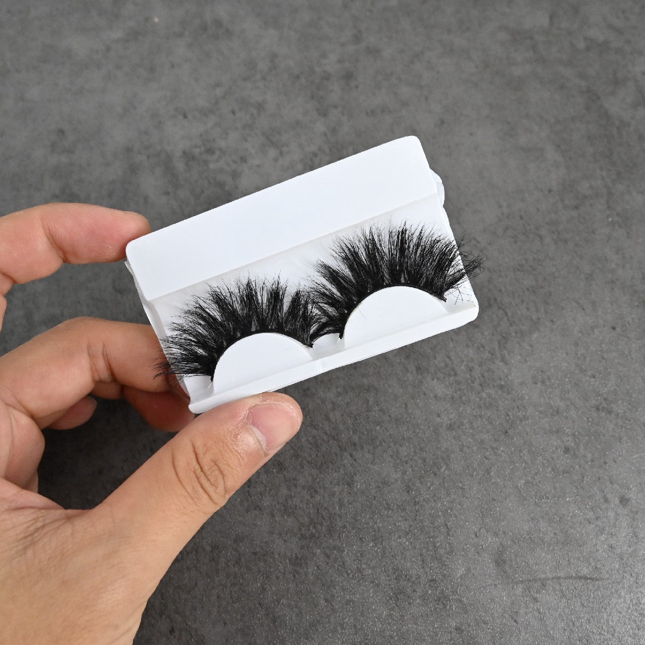 Xiuxixu Natural Thick Cross Type False Eyelashes Curl False Eyelashes in Black