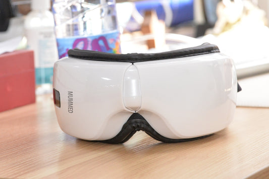 MUMMED Eye Massage Apparatus, White, Eye Massager with Heat and Vibration