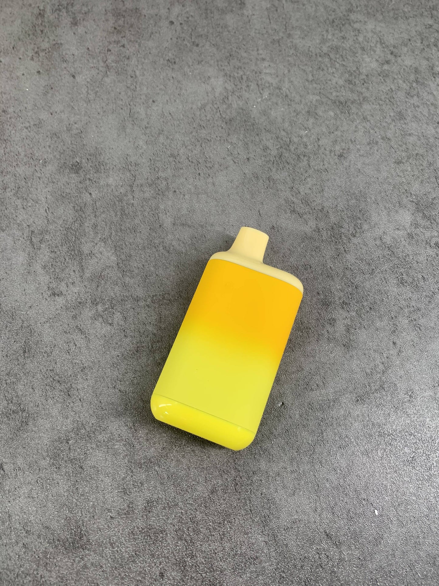 FLAVOUR RAVER Light Nicotine Fruit Flavor Content E-cigarettes in Yellow