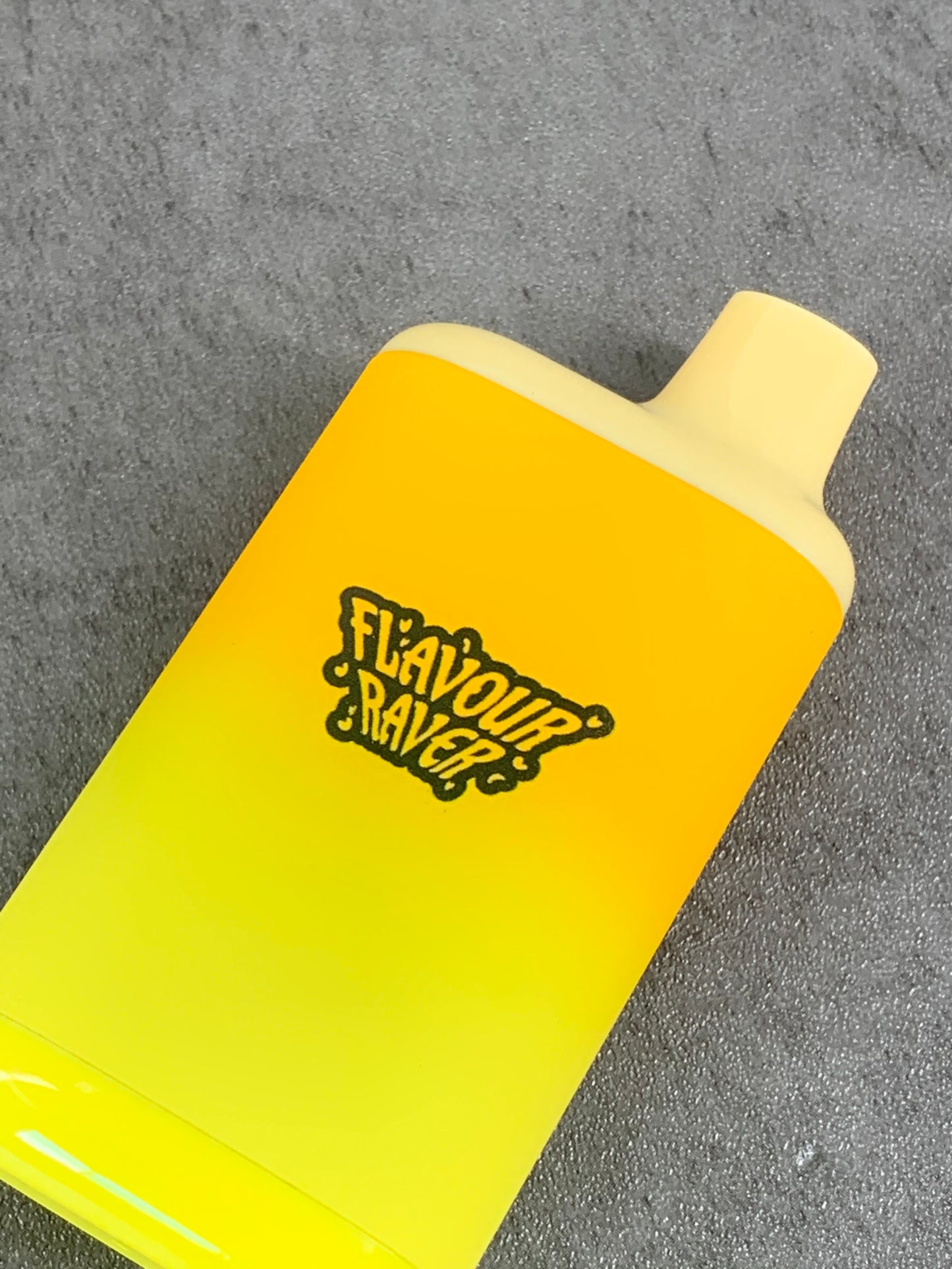 FLAVOUR RAVER Light Nicotine Fruit Flavor Content E-cigarettes in Yellow