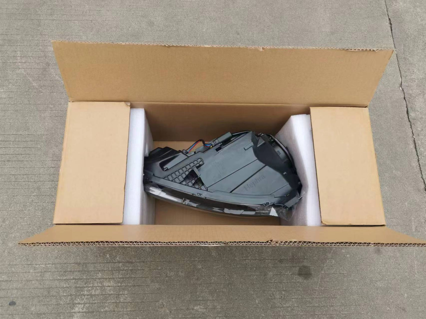 Hephra Car Headlight Car Light Replacement Universal, Black