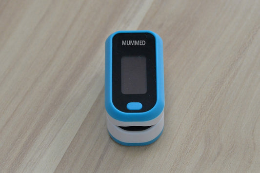 MUMMED Modern Pulse Rate Monitor with Digital Screen and Button, Black, White and Blue