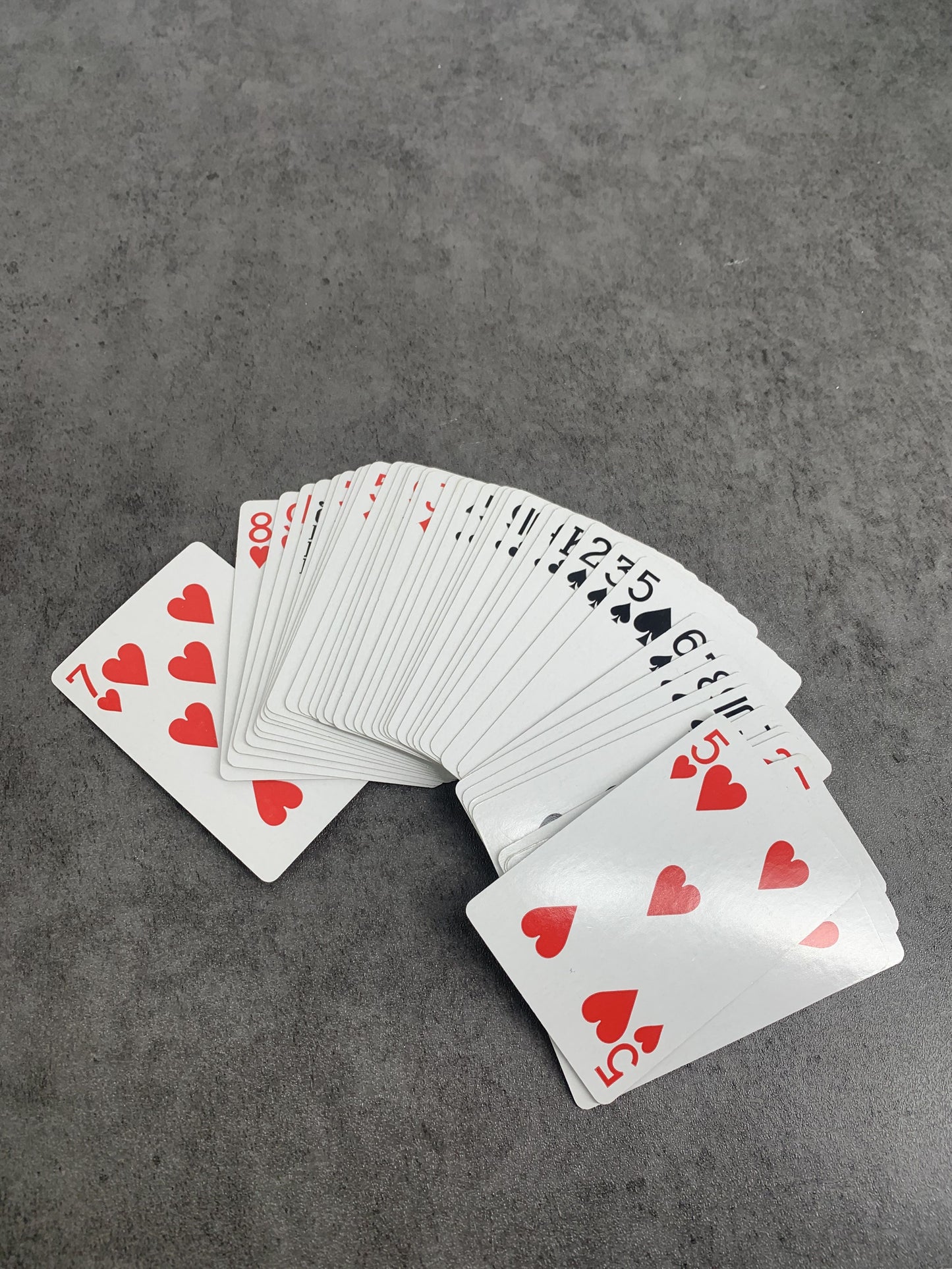 REDPAWZ Standard Paper Playing Card Ordinary Playing Cards