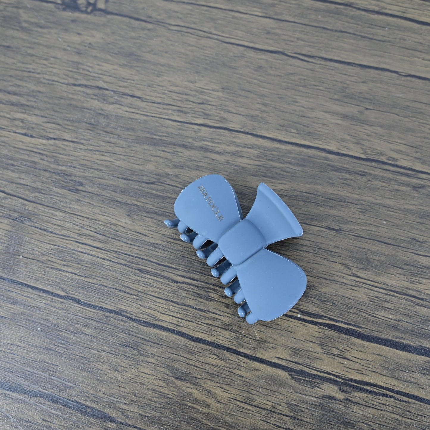 JERTOCLE 1PC 3.7 Inch Hair Claw Clip for Thin Thick Curly Hair in Blue