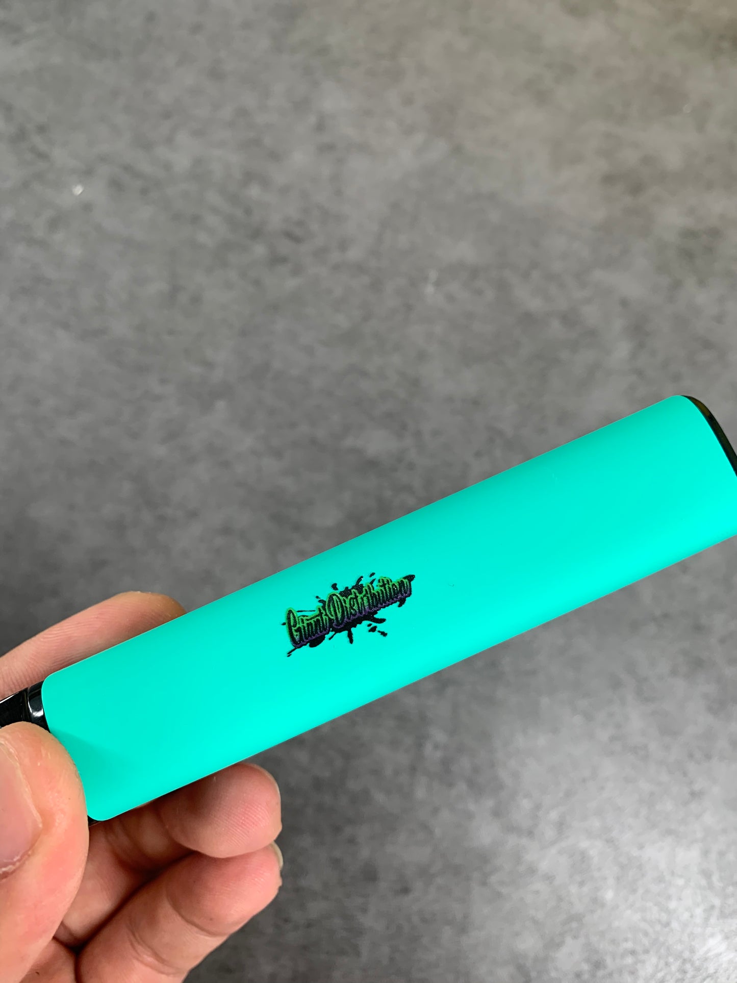 Giant Distribution Light Nicotine Fruit Flavor Content E-cigarettes in Green