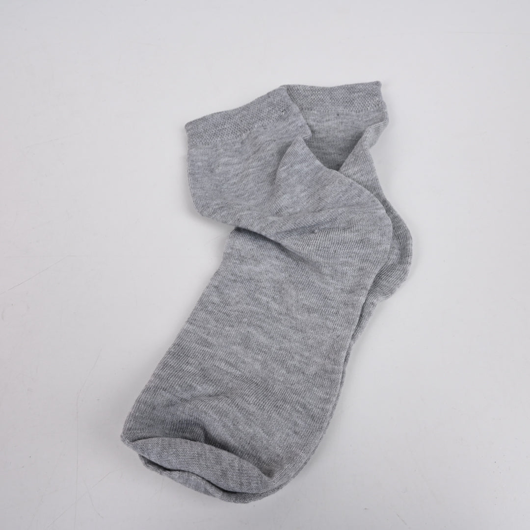 Camfigue Classic Gray Cotton Socks Comfortable Everyday Casual Socks Durable Design