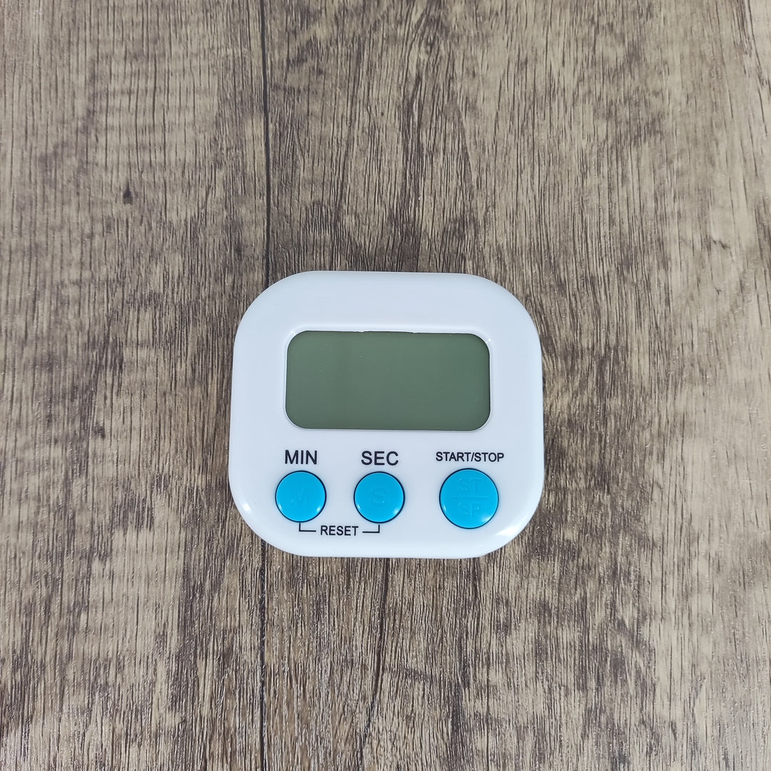 SWES White Plastic Timer, Compact Size: 2.7 x 2.3 inches - Ideal for Kitchen Use