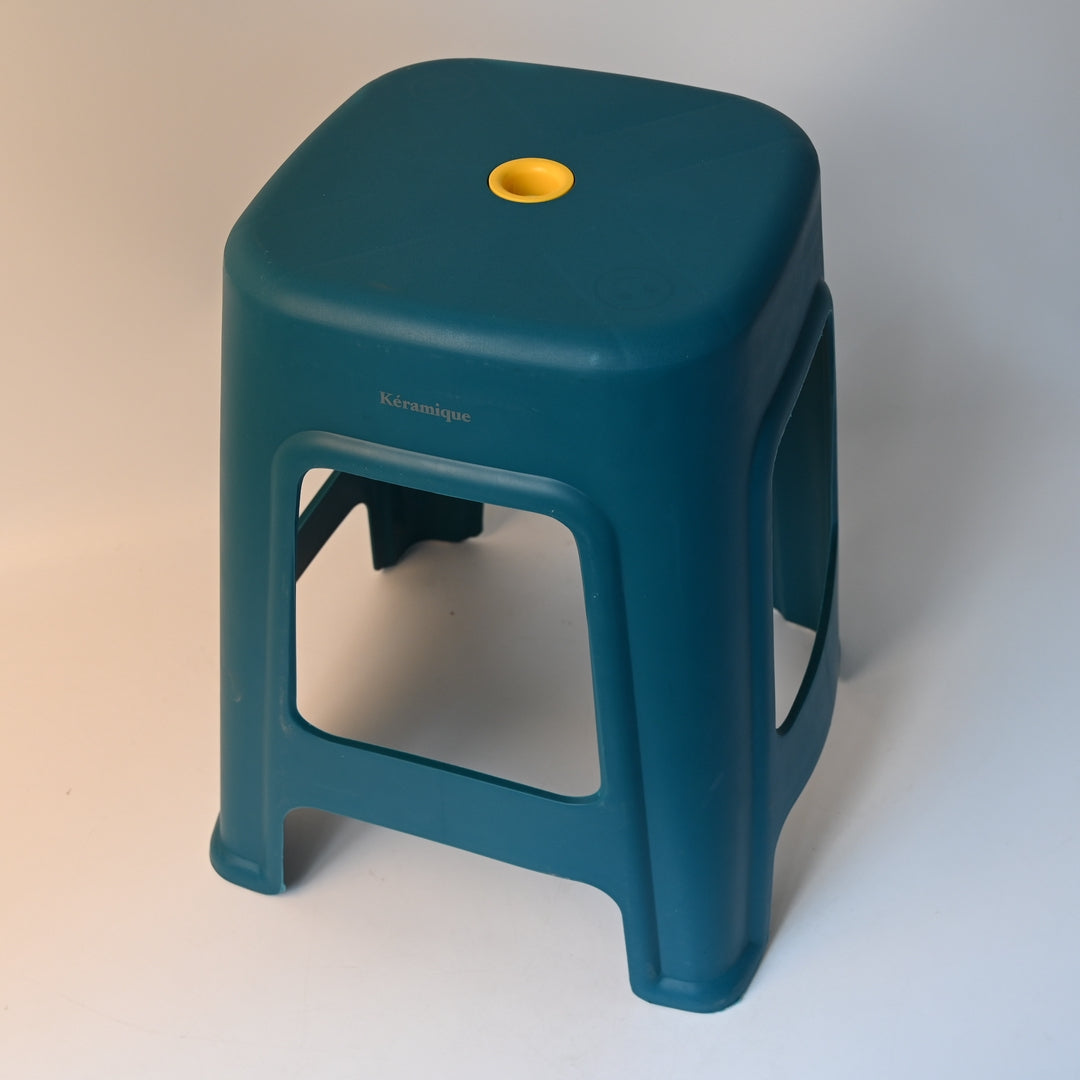 Kéramique Durable Plastic Kitchen Stools High Quality Stackable Home Furniture Dining Room Seating Portable Thick Plastic Stools