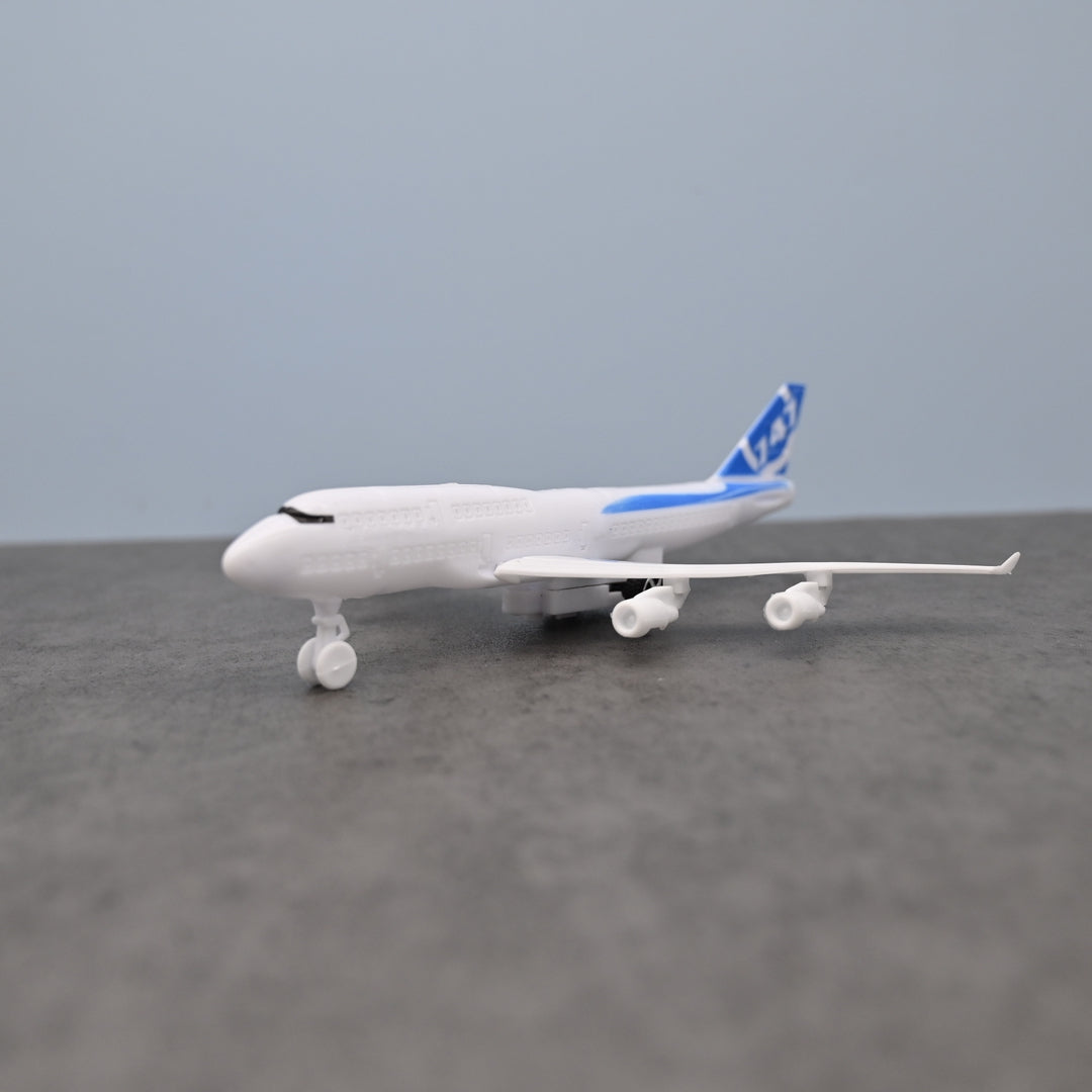 GBD Toy Airplanes, Plastic with Display Stand and Pullback Function