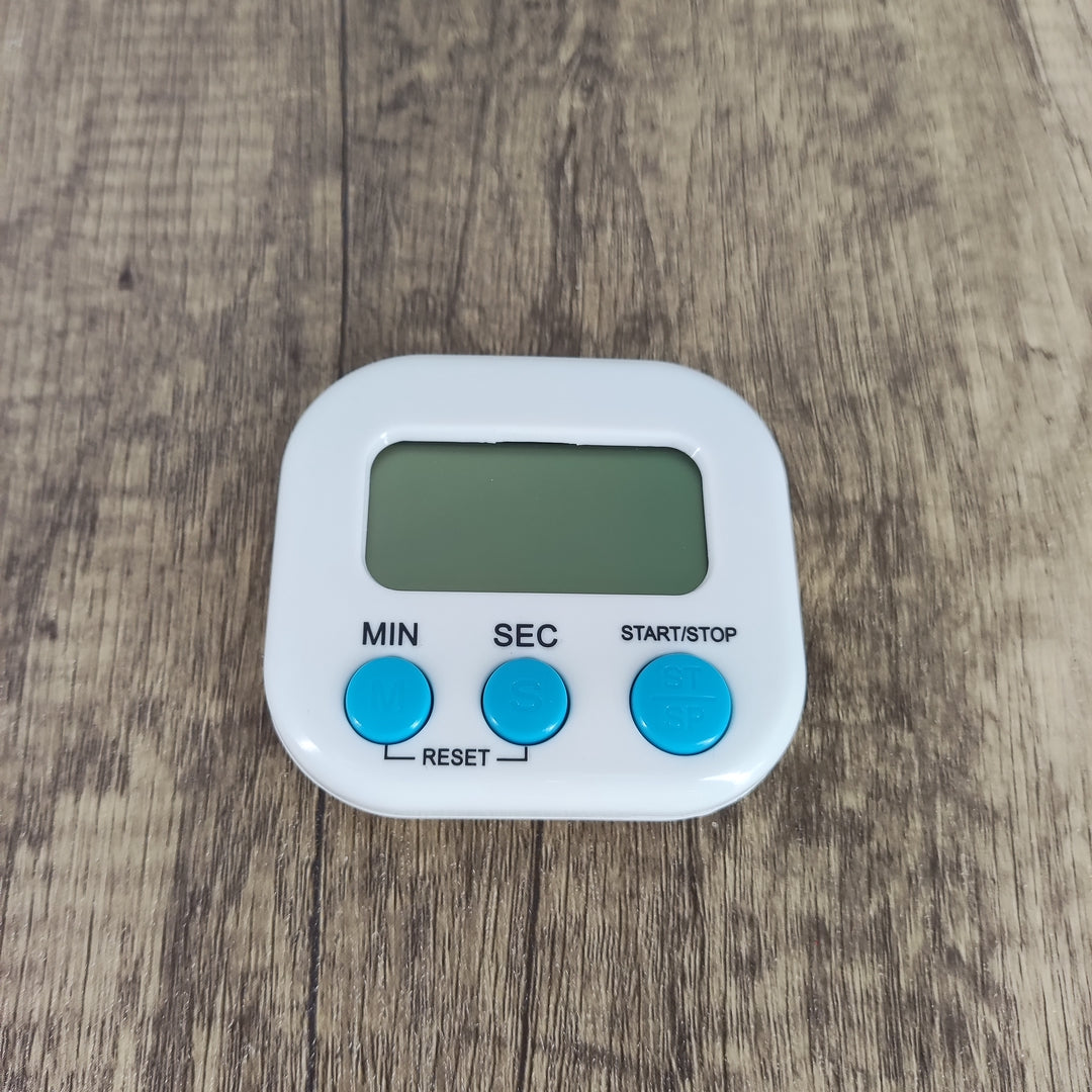 SWES White Plastic Timer, Compact Size: 2.7 x 2.3 inches - Ideal for Kitchen Use