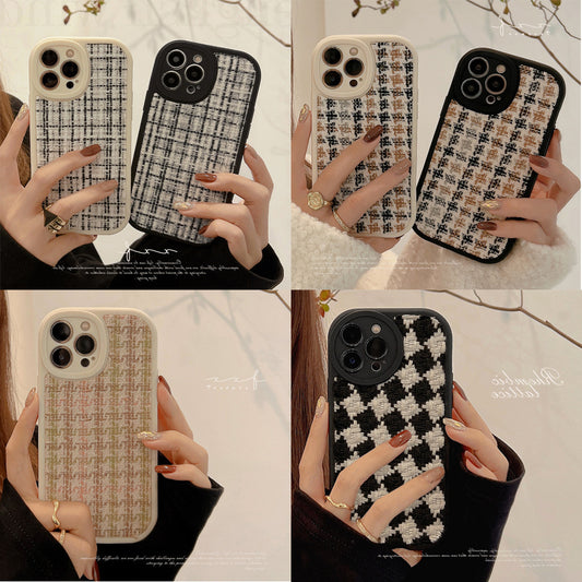 Elegant Tweed Style Plaid 15pro Max Apple Case for iPhone 14/13/12 – Breathable & Full-Protection Velvet Fabric Design