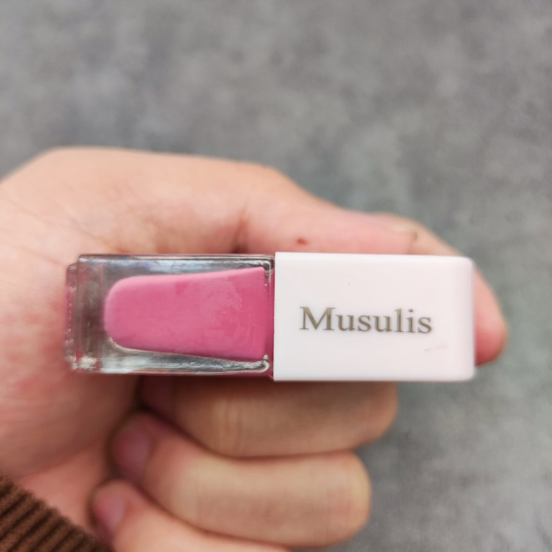 Musulis Sweetheart Nail Enamel - Romantic Pink Nail Enamel for Timeless Elegance