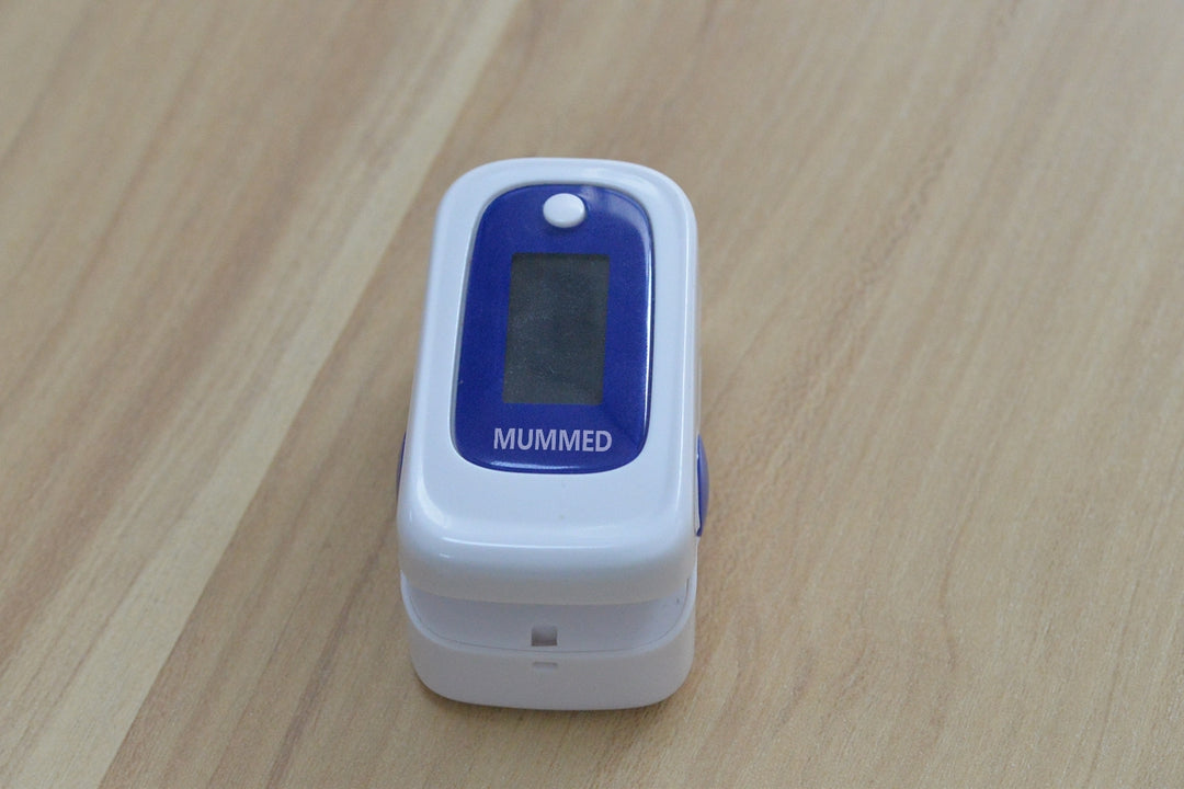 MUMMED Portable Blood Oxygen Monitor with Digital Screen and Button, White and Blue