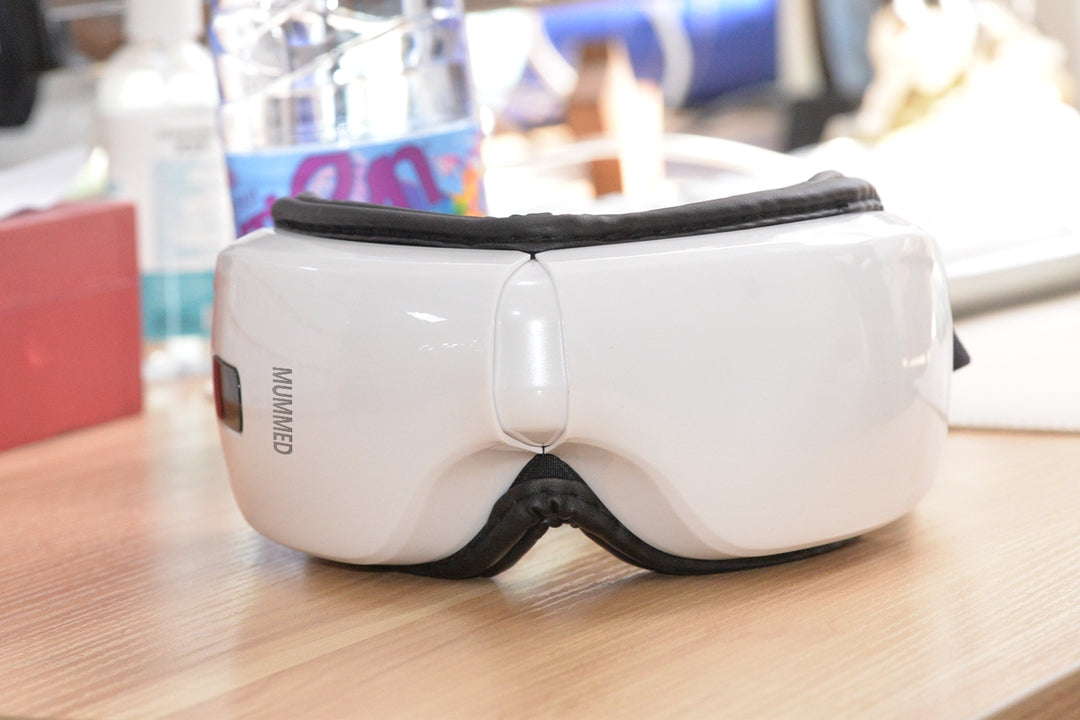 MUMMED Eye Massage Apparatus, White, Eye Massager with Heat and Vibration