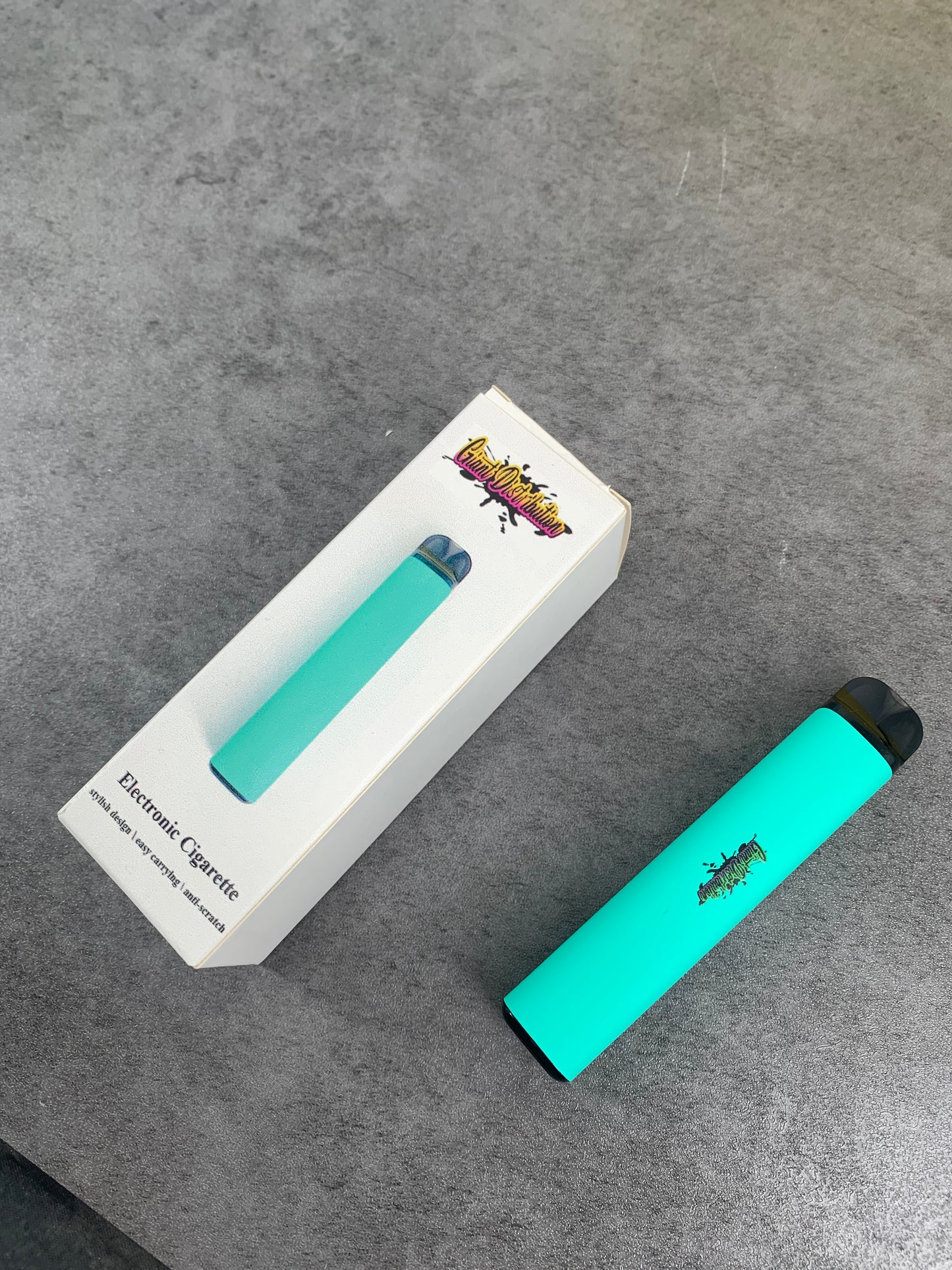 Giant Distribution Light Nicotine Fruit Flavor Content E-cigarettes in Green