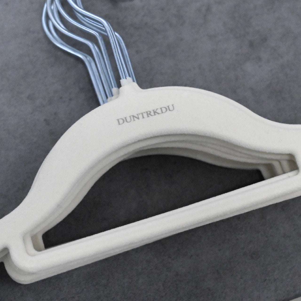 DUNTRKDU High-Grade Flocking Hanger Magic Hanger Seamless Non-Slip Adult Plastic Hanger