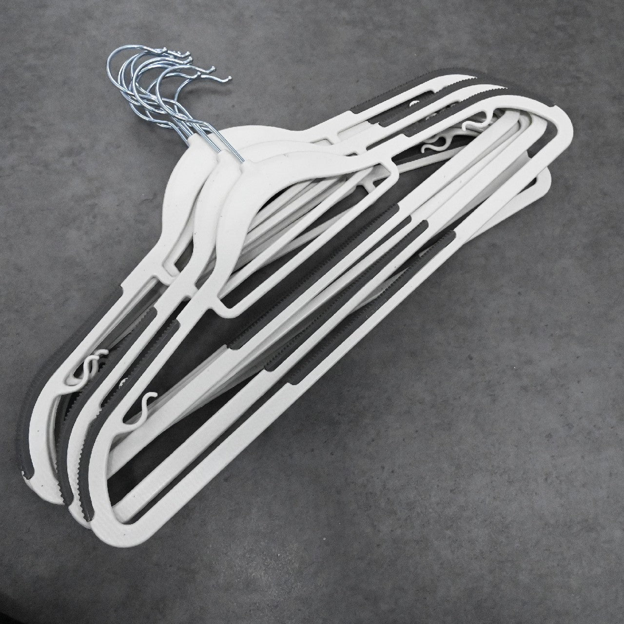 GERDIOEB Clothes Hanger Magic Hanger Seamless Non-Slip Adult Plastic Hanger