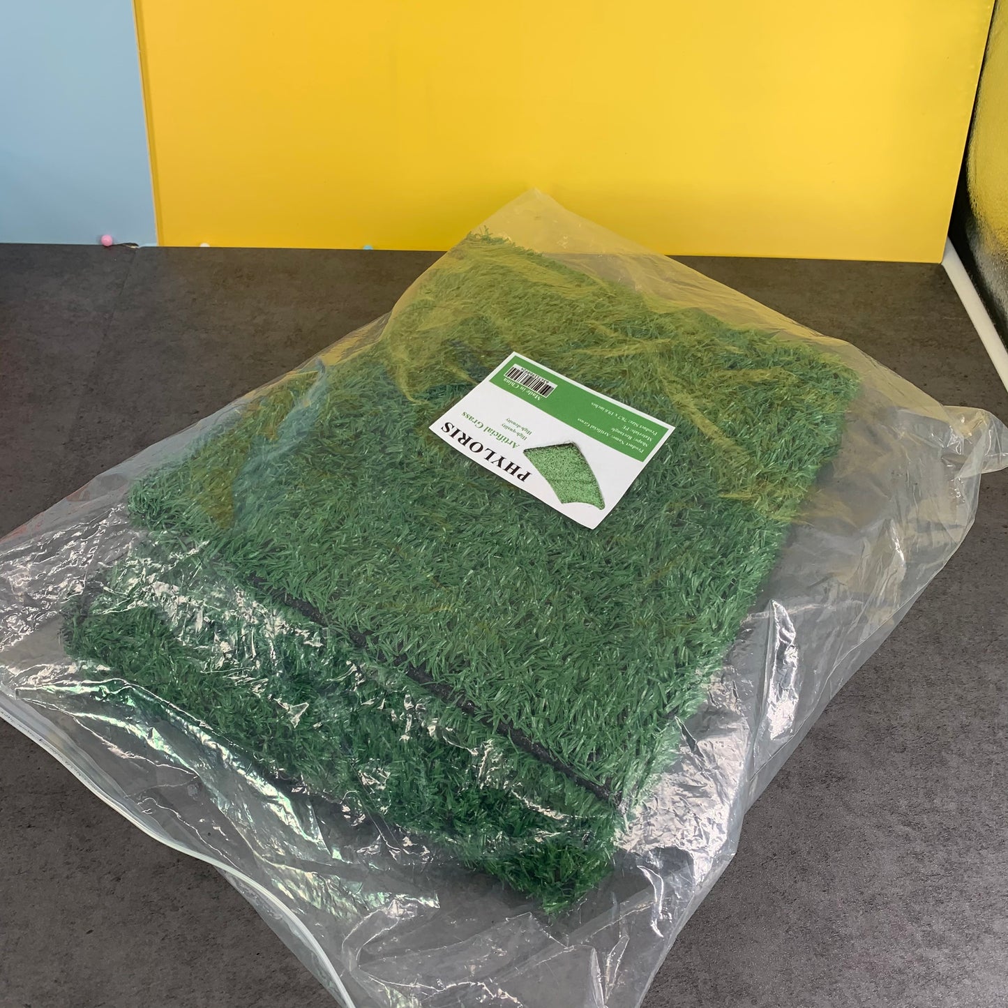 PHYLORIS Artificial Grass Rug 78.7' *19.6' Realistic Fake Grass Carpet Pet Turf Thick Grass Rug for Indoor/Outdoor(Green)