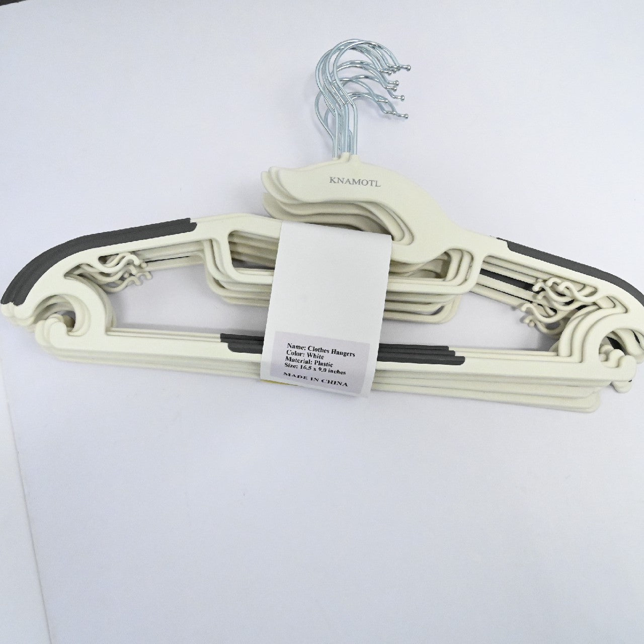 KNAMOTL White Plastic Clothes Hangers for Clothing, Closet, Coats, Shirts