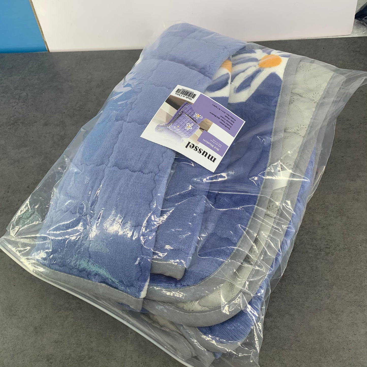 mussel Winter Fleece Bed Blankets Warm Cotton Blanket in Blue