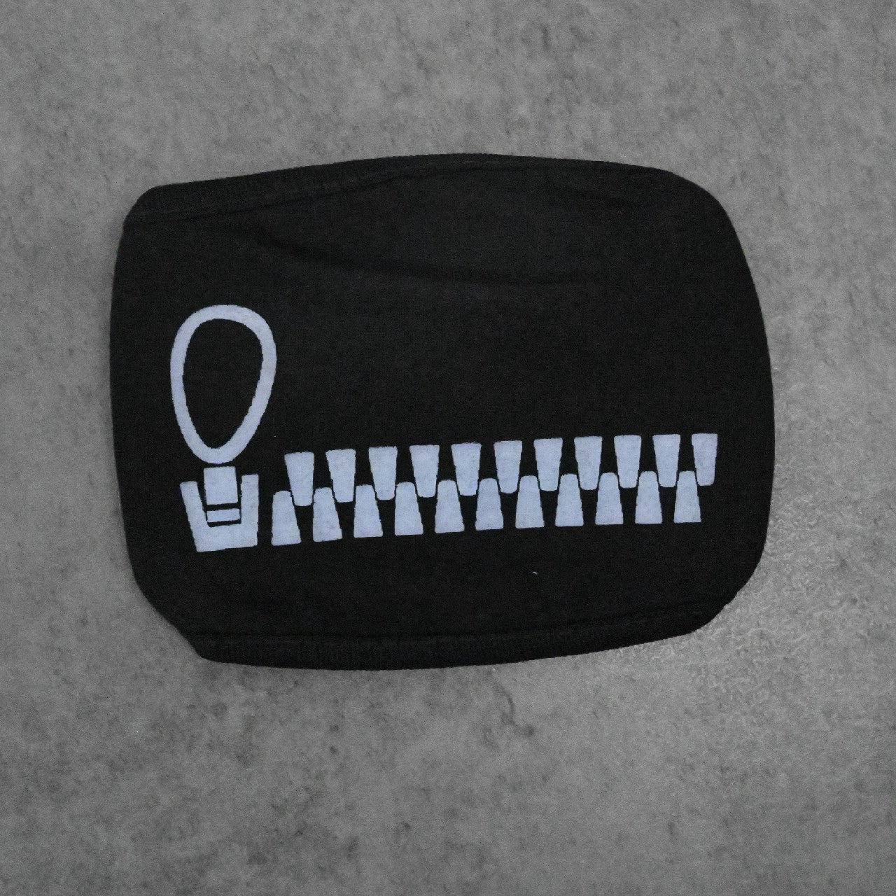 DIKEXI Disposable Face Masks 3-Ply Filter Earloop Mouth Cover in Black