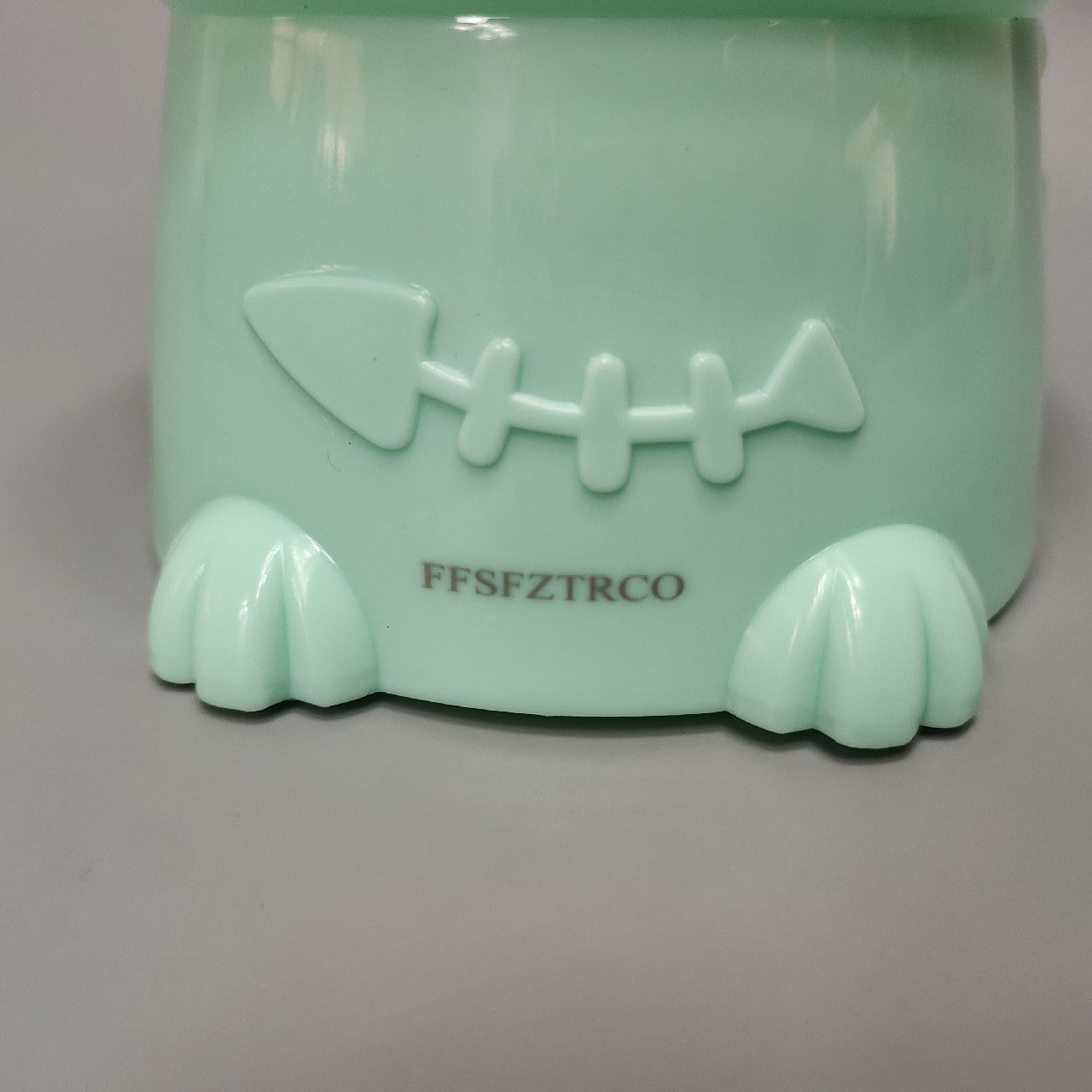 FFSFZTRCO Pet Feeder Bowl Dog Cat Feeding Cup Plastic Bowls Pet Accessories