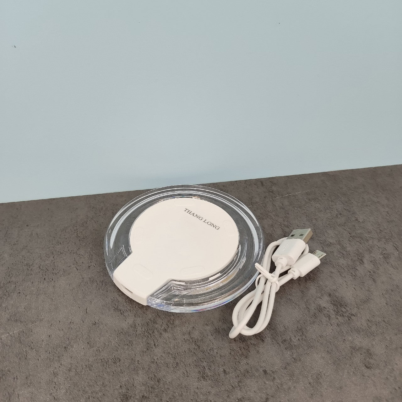 THANG LONG Wireless Chargers Qi-Certified Fast Charging Pad Cordless Flat Charger, Clear