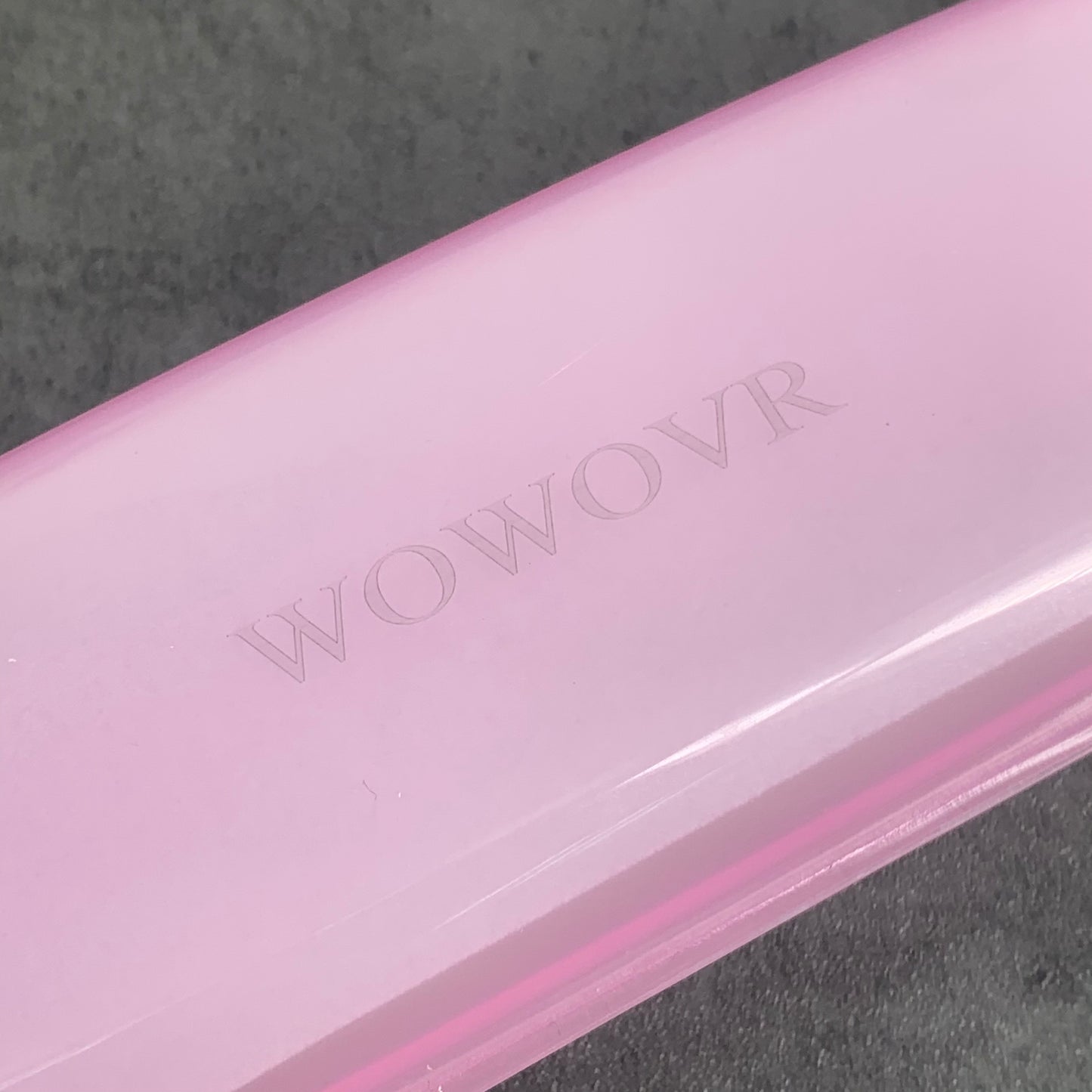 WOWOVR Plastic Eyeglass Case Hard Shell Lightweight Portable Sunglass Case In Pink