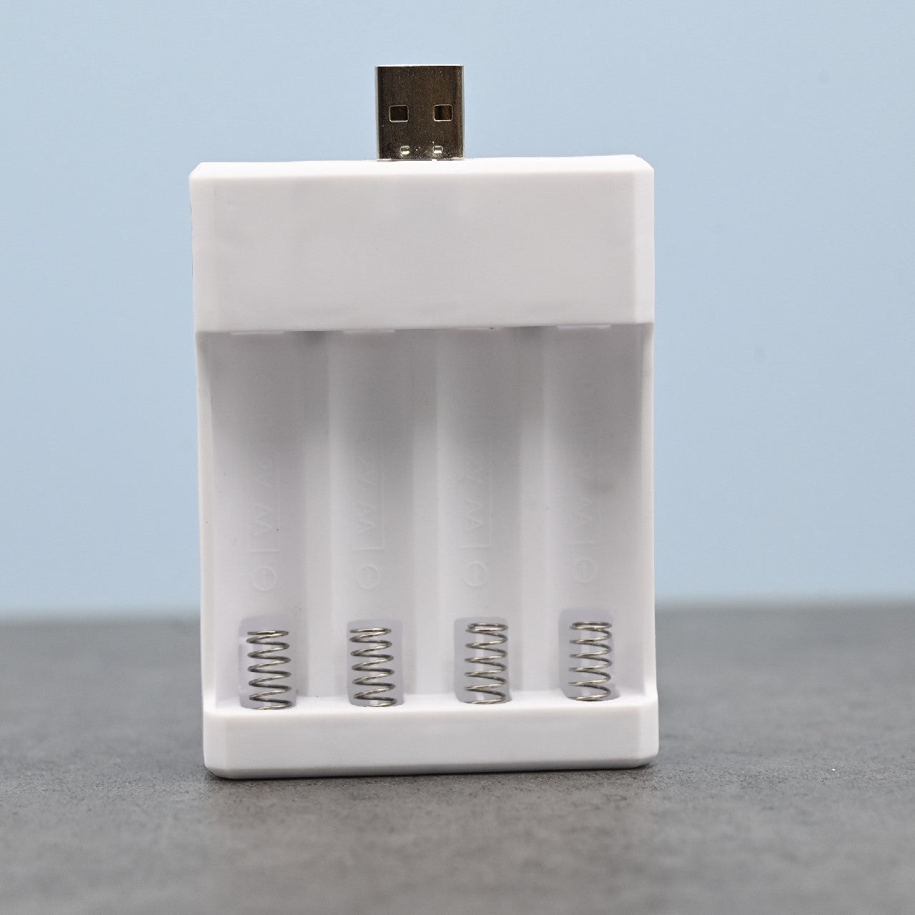 DONGLI 3 Charging Slots Battery Chargers USB High-Speed Charging for Rechargeable Batteries