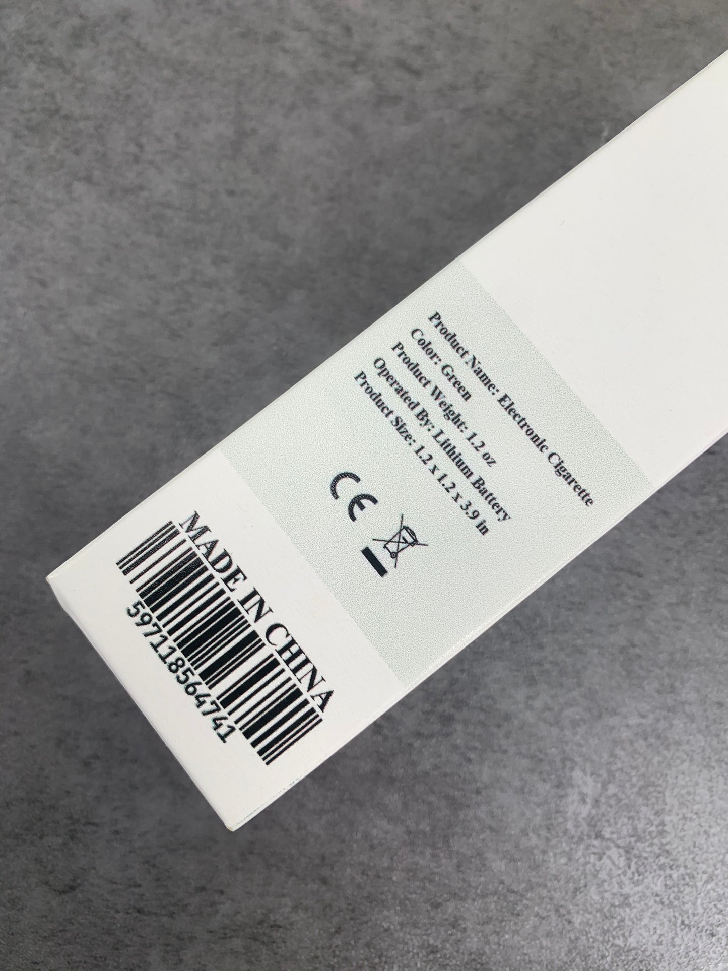 Giant Distribution Light Nicotine Fruit Flavor Content E-cigarettes in Green