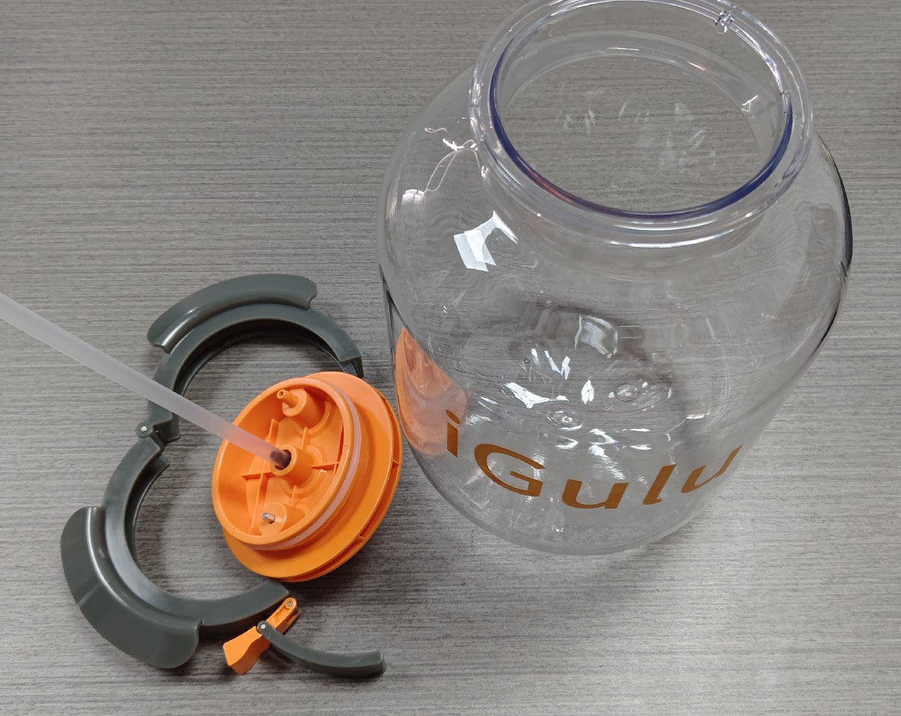 igulu Round Glass Milk Bottle with Plastic Airtight Lids Reusable Drinking Containers for Milk, Yogurt