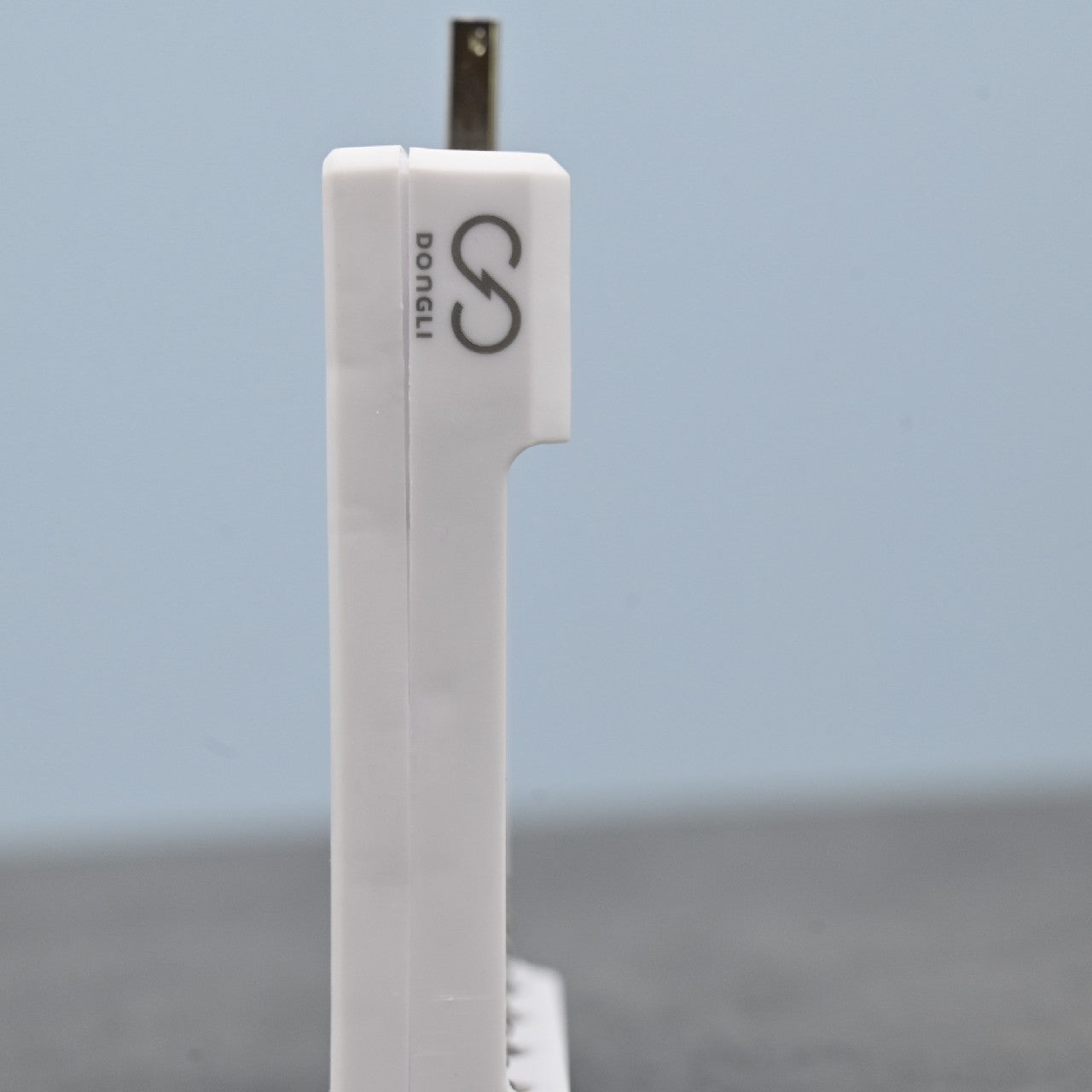 DONGLI 3 Charging Slots Battery Chargers USB High-Speed Charging for Rechargeable Batteries