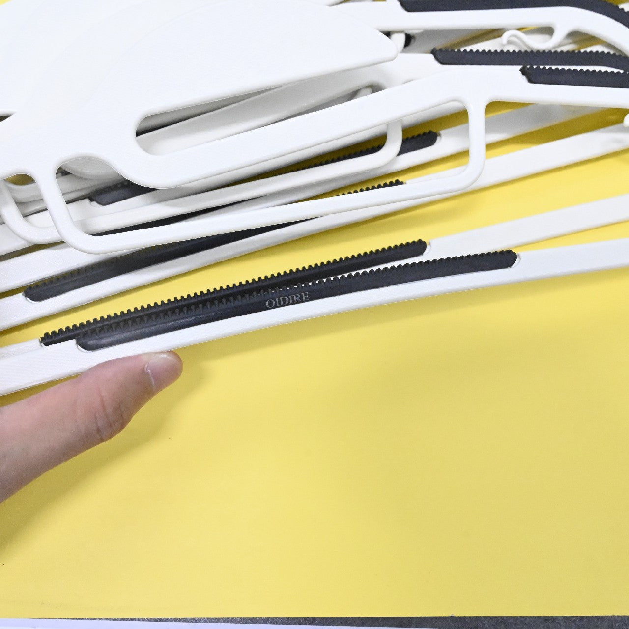 OIDIRE Clothes Hanger Magic Hanger Seamless Non-Slip Adult Plastic Hanger